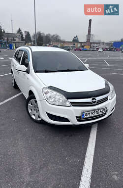 Універсал Opel Astra 2009 в Житомирі