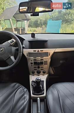 Универсал Opel Astra 2007 в Казатине