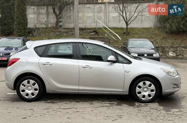 Хетчбек Opel Astra 2011 в Рівному