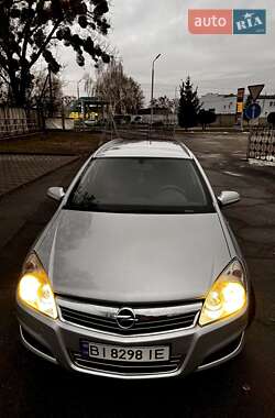 Універсал Opel Astra 2009 в Лубнах