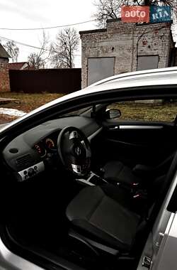 Універсал Opel Astra 2009 в Лубнах