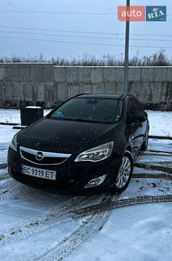 Універсал Opel Astra 2011 в Львові