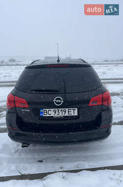 Универсал Opel Astra 2011 в Львове