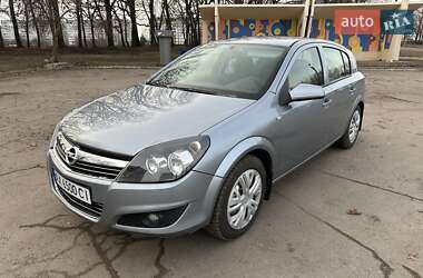 Хетчбек Opel Astra 2011 в Первомайську