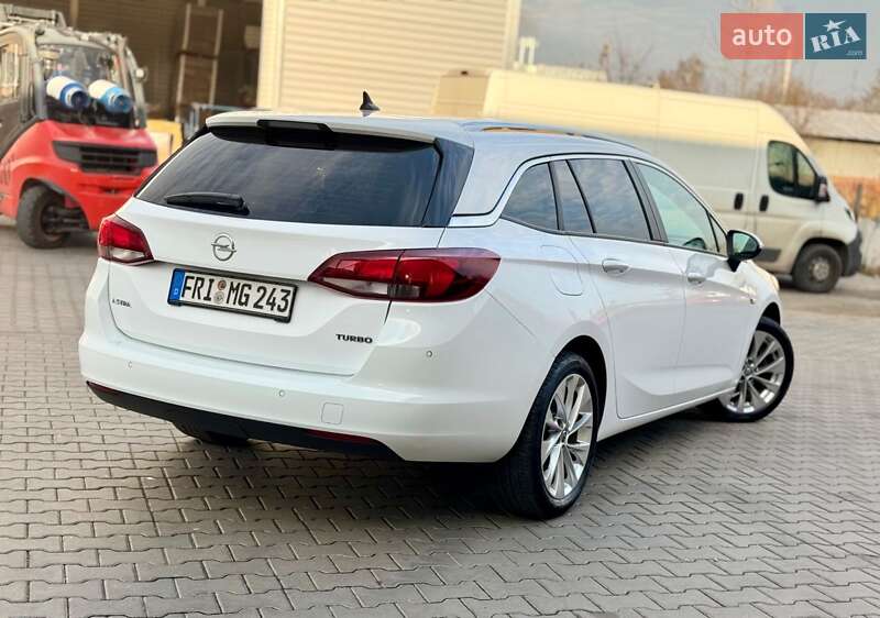 Универсал Opel Astra 2016 в Киеве