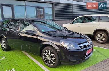 Універсал Opel Astra 2010 в Черкасах