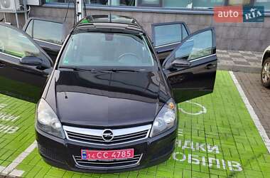 Універсал Opel Astra 2010 в Черкасах