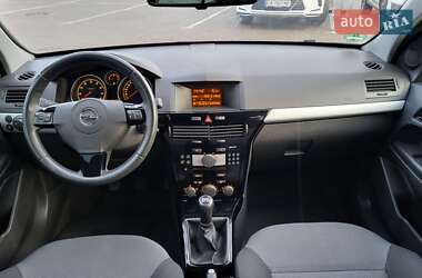 Універсал Opel Astra 2010 в Черкасах