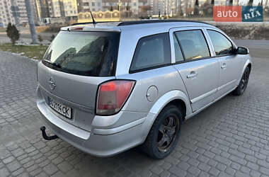 Універсал Opel Astra 2006 в Тернополі