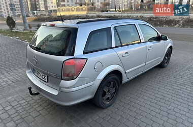 Універсал Opel Astra 2006 в Тернополі