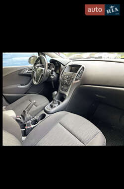 Универсал Opel Astra 2014 в 