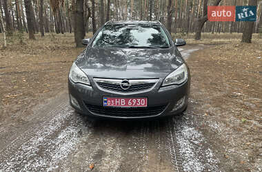 Універсал Opel Astra 2011 в Харкові