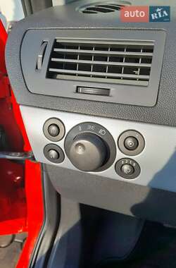 Хетчбек Opel Astra 2006 в 