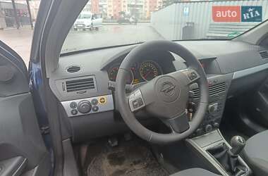 Хэтчбек Opel Astra 2005 в Александрие