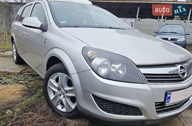 Універсал Opel Astra 2011 в Вінниці