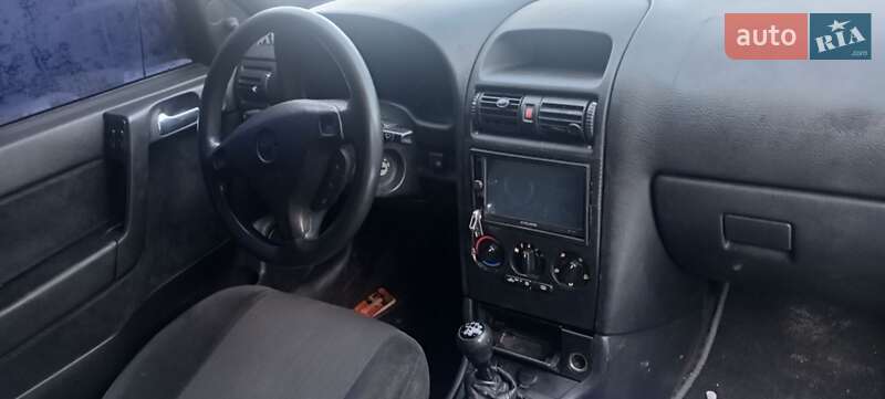 Хетчбек Opel Astra 2001 в Долині