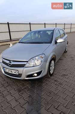 Хетчбек Opel Astra 2009 в Рожище