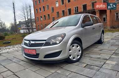 Універсал Opel Astra 2010 в Надвірній