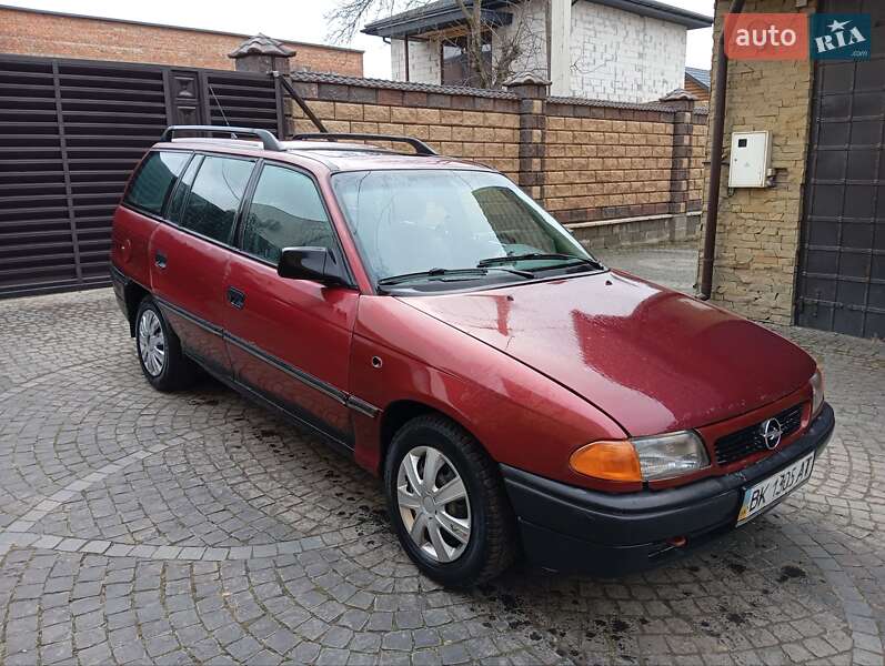 Універсал Opel Astra 1993 в Костопілі