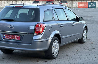 Універсал Opel Astra 2005 в Нововолинську