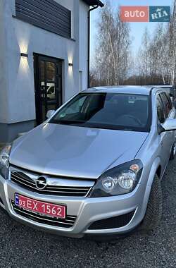 Універсал Opel Astra 2010 в 