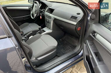 Хэтчбек Opel Astra 2009 в 