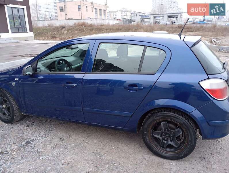 Хэтчбек Opel Astra 2006 в Киеве