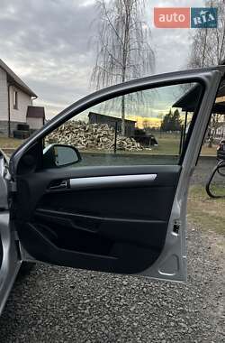 Універсал Opel Astra 2010 в 