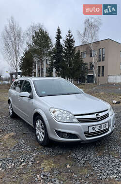 Універсал Opel Astra 2007 в Луцьку