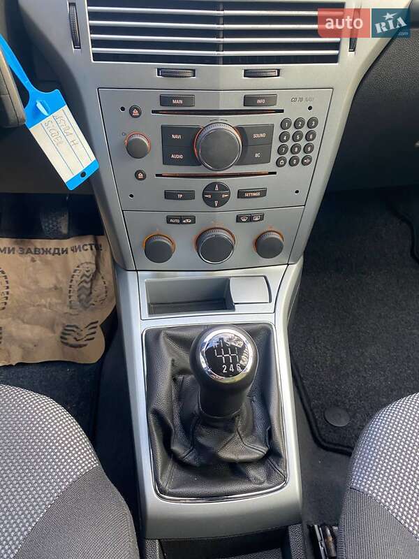 Универсал Opel Astra 2009 в Полтаве