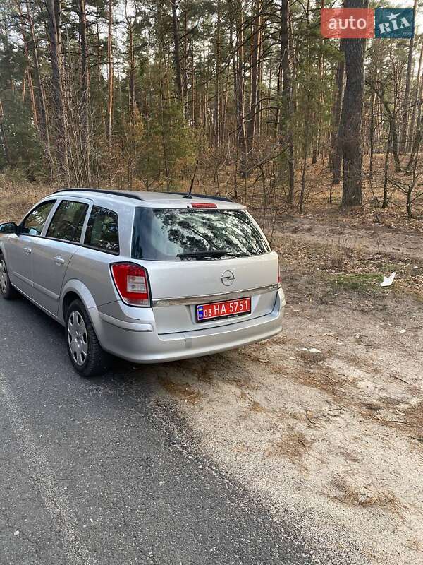 Универсал Opel Astra 2009 в Полтаве