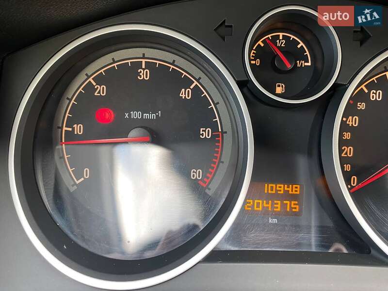 Универсал Opel Astra 2009 в Полтаве