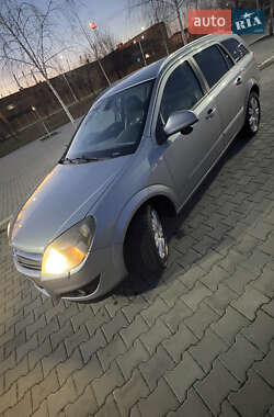 Універсал Opel Astra 2009 в Ізмаїлі