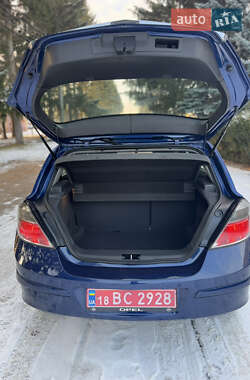 Хэтчбек Opel Astra 2009 в Умани