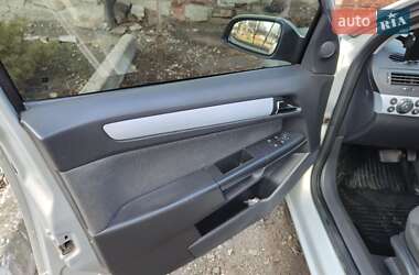 Универсал Opel Astra 2006 в 
