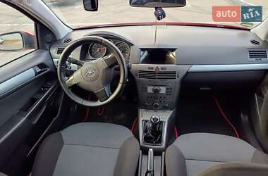 Универсал Opel Astra 2005 в 