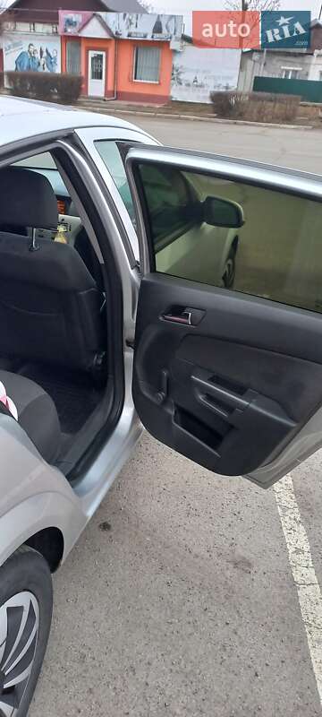 Универсал Opel Astra 2008 в Черкассах