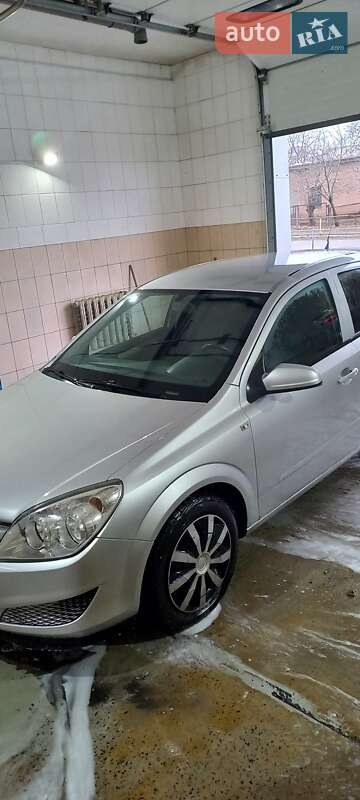 Универсал Opel Astra 2008 в Черкассах