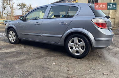 Хэтчбек Opel Astra 2006 в 