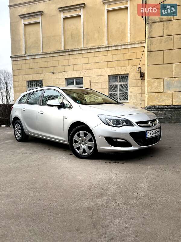 Универсал Opel Astra 2015 в Староконстантинове