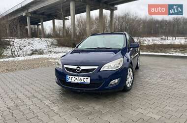 Універсал Opel Astra 2011 в Коломиї