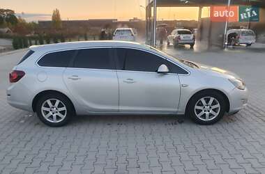 Универсал Opel Astra 2011 в Яворове