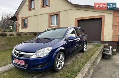 Універсал Opel Astra 2008 в Рівному