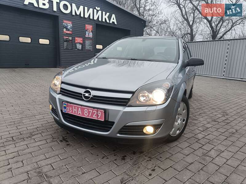 Универсал Opel Astra 2005 в Александрие