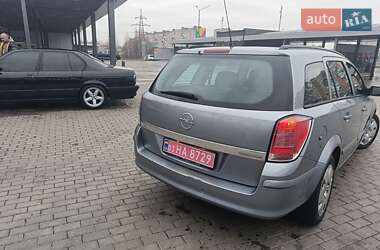 Универсал Opel Astra 2005 в Александрие