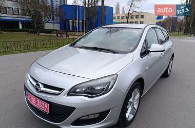 Універсал Opel Astra 2015 в Києві