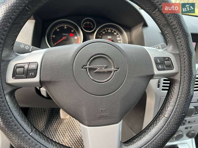 Универсал Opel Astra 2009 в Южноукраинске