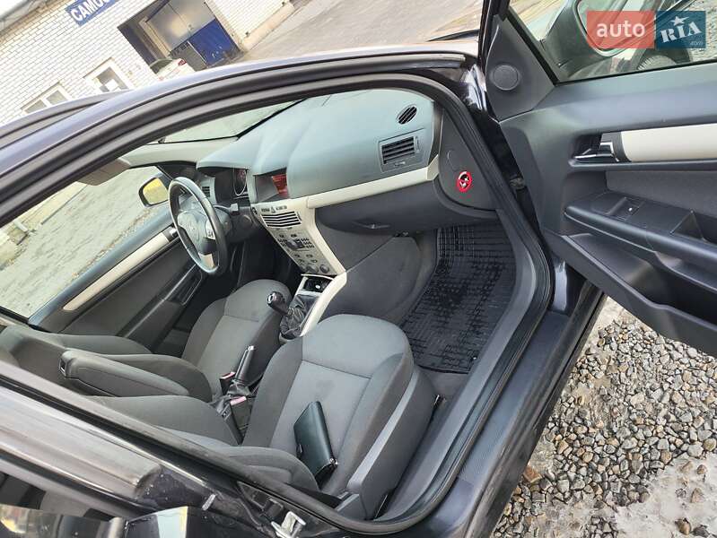 Універсал Opel Astra 2007 в Долині