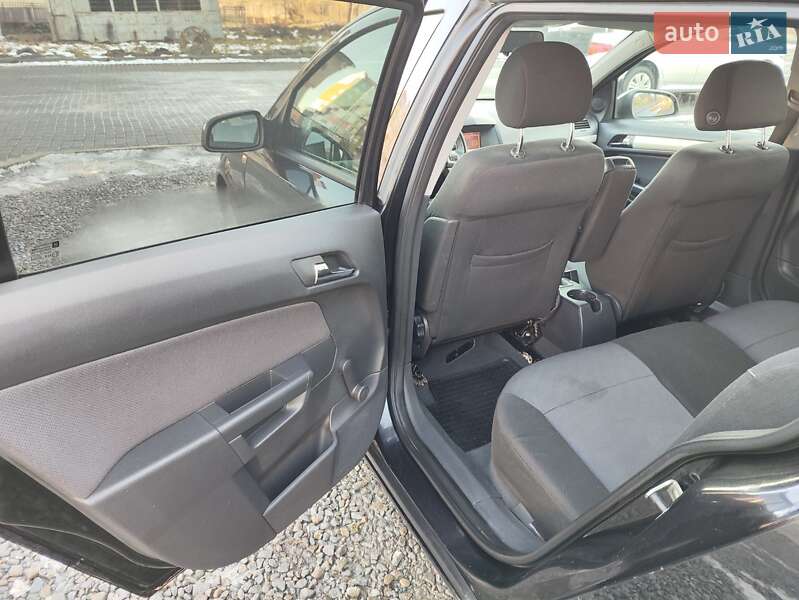 Універсал Opel Astra 2007 в Долині