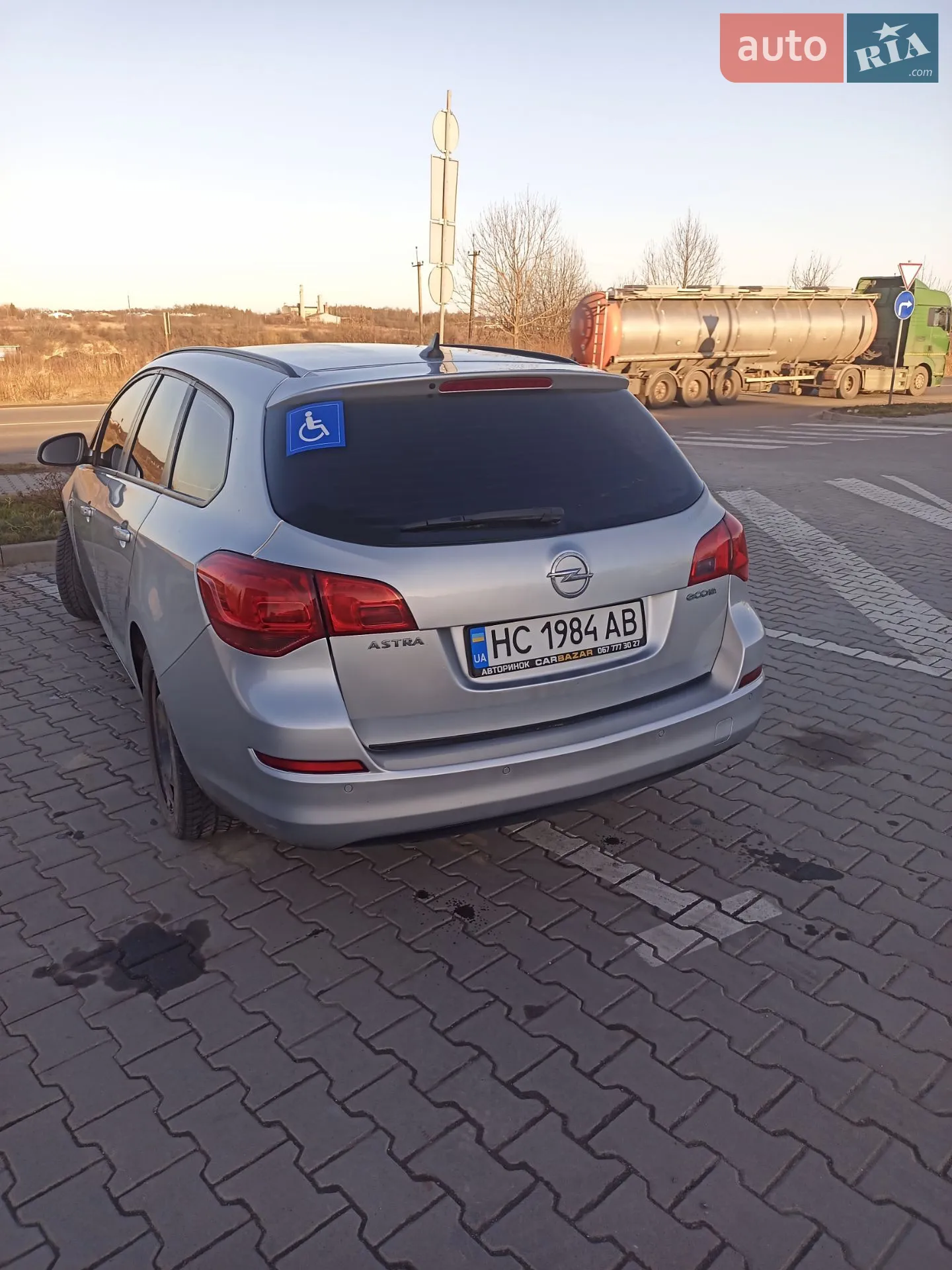2011 Opel Astra - мініатюра 10